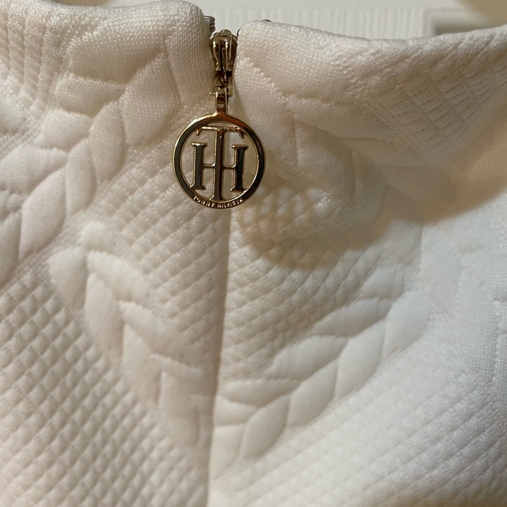 Tommy Hilfiger White Textured Sheath Dress Size 12 🤍✨ Gold Logo Zip - Picture 4 of 5